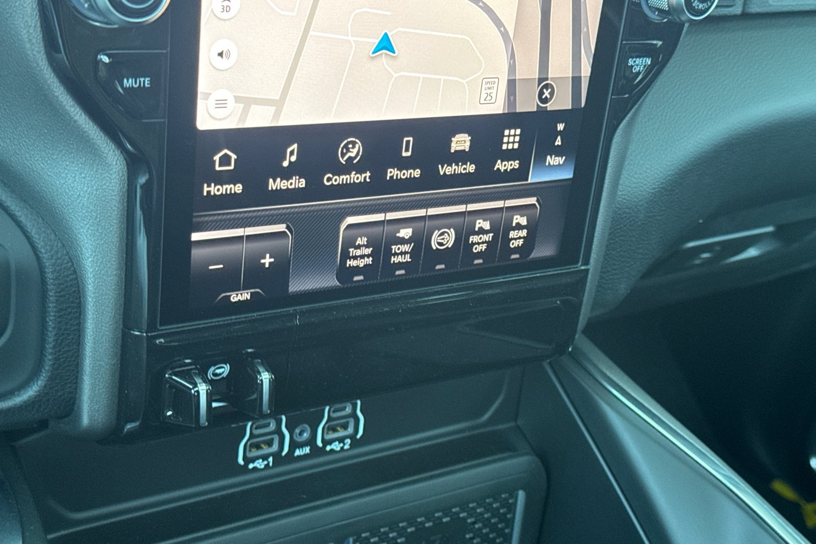 New 2026 RAM 3500 Laramie AWD/4WD image 19