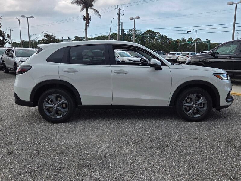 New 2027 Honda HR-V EX-L image 2