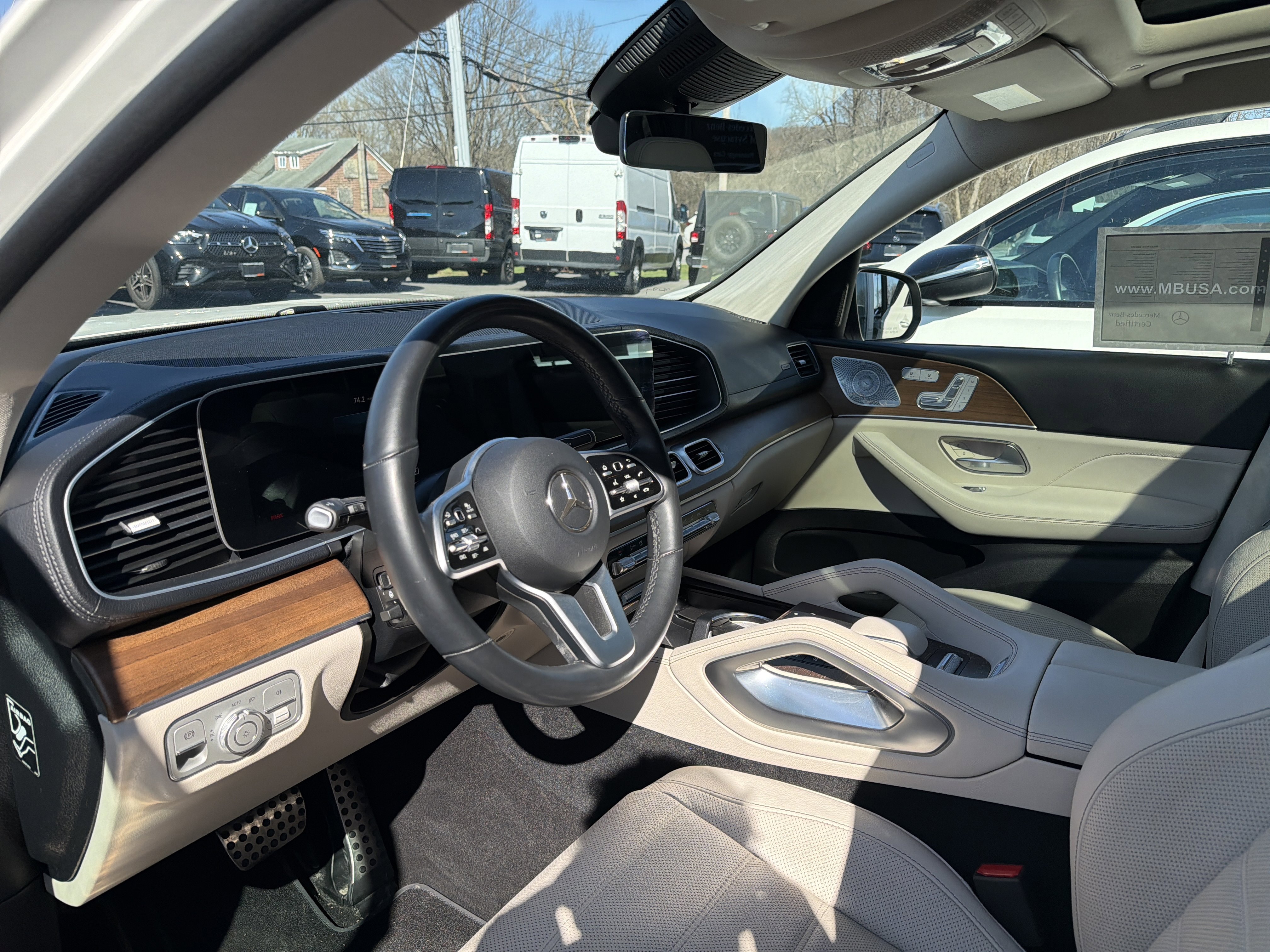 Used 2022 Mercedes-Benz GLS 450 4MATIC image 9