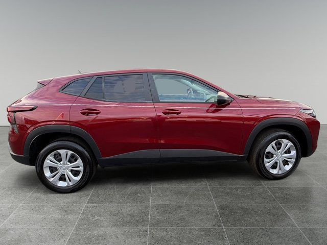 Used 2025 Chevrolet Trax LS w/ Driver Confidence Package FWD image 6