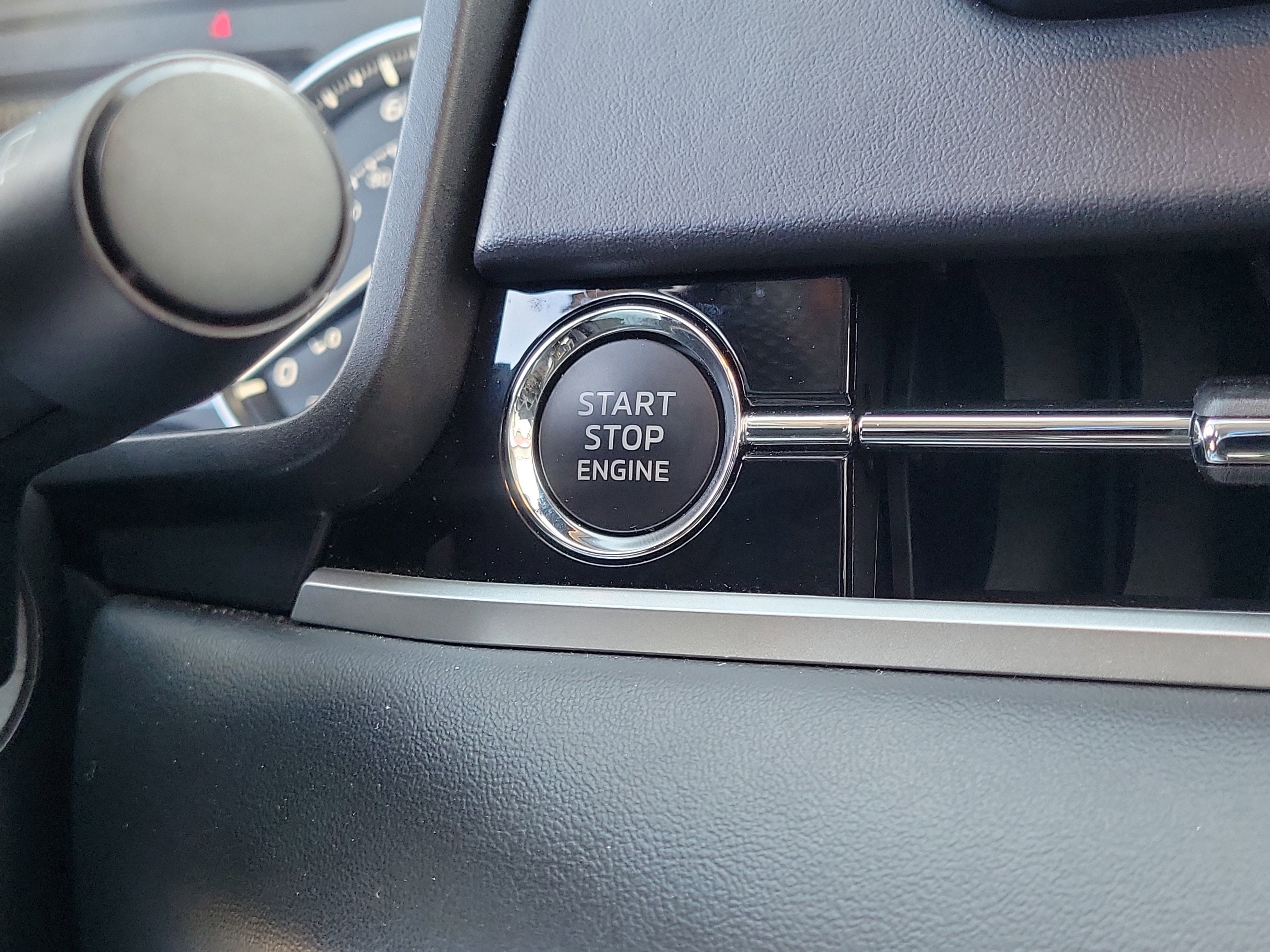 Used 2024 Mitsubishi Outlander SE image 28