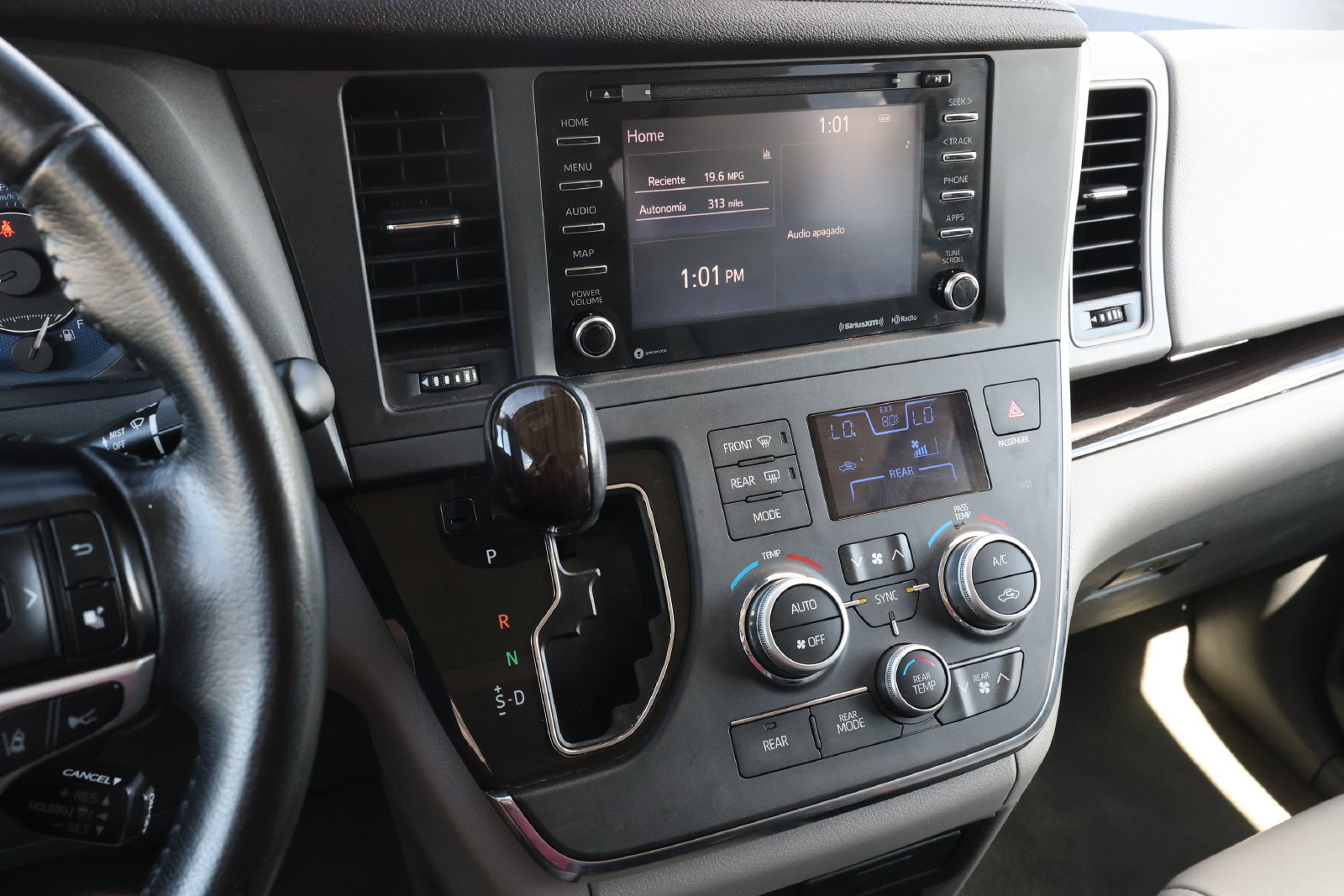 Used 2019 Toyota Sienna XLE FWD image 20