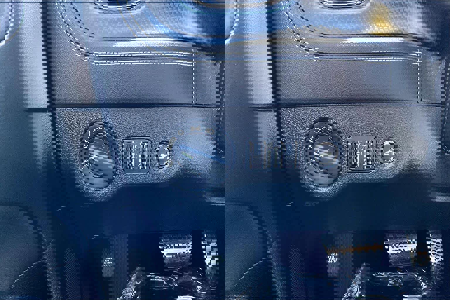 Used 2022 Dodge Charger SRT Hellcat w/ Carbon/Suede Interior Package image 34