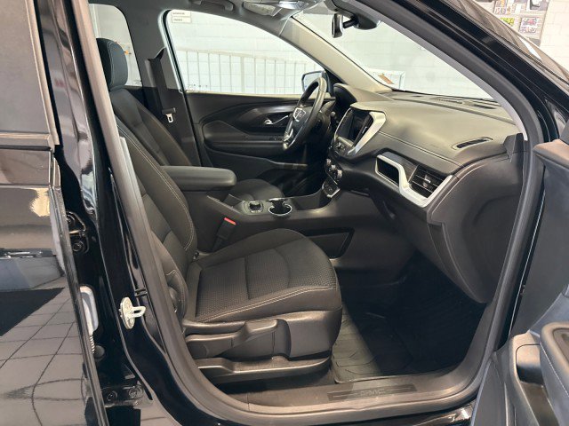 Used 2023 GMC Terrain SLE w/ Driver Convenience Package image 30