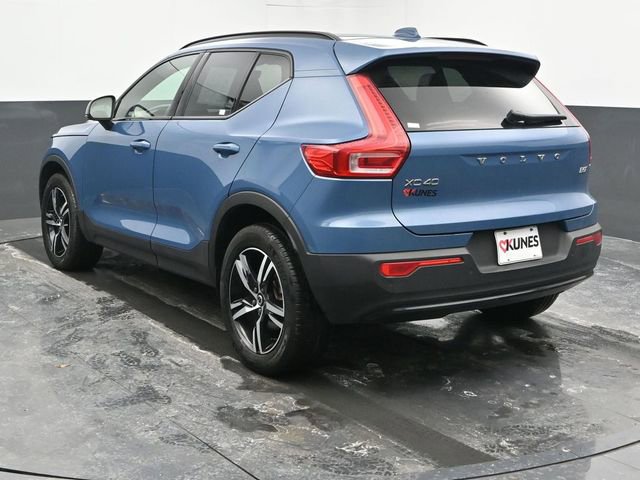 Used 2024 Volvo XC40 B5 Core image 7