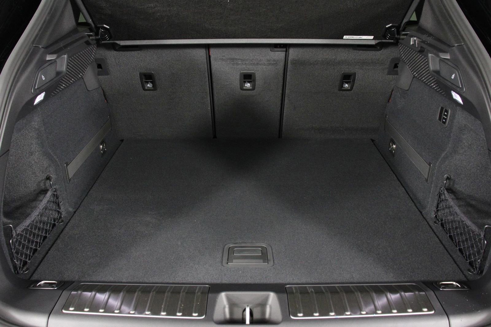 New 2026 Porsche Macan 4S Electric image 19