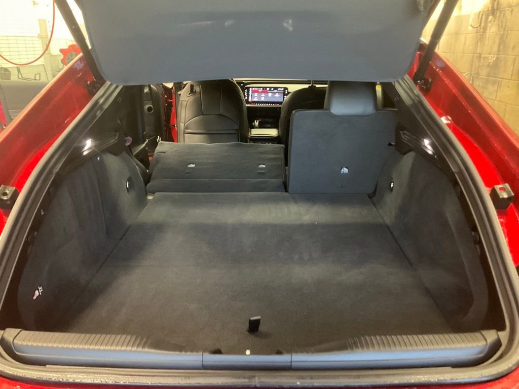 Used 2024 Dodge Charger R/T w/ Plus Group image 32