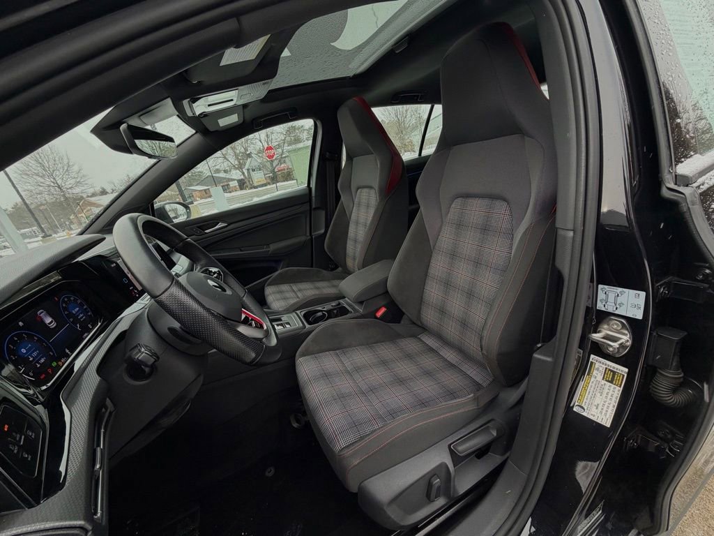 Used 2022 Volkswagen GTI SE image 23