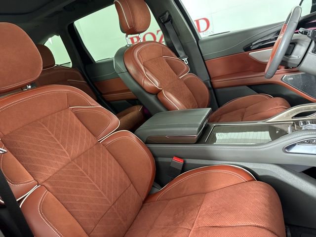 Certified 2025 Lincoln Nautilus Black Label AWD/4WD image 16