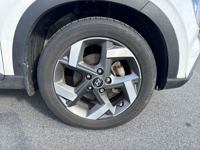 Used 2021 Hyundai Venue SEL w/ Premium Package image 11