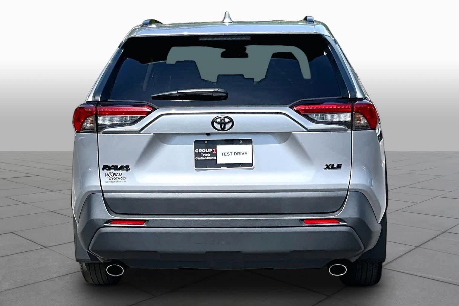 Used 2024 Toyota RAV4 XLE Premium FWD image 5