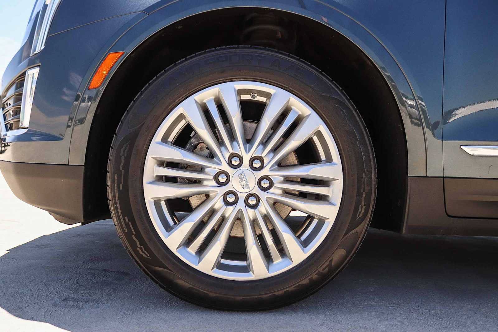 Used 2019 Cadillac XT5 Premium Luxury FWD image 11