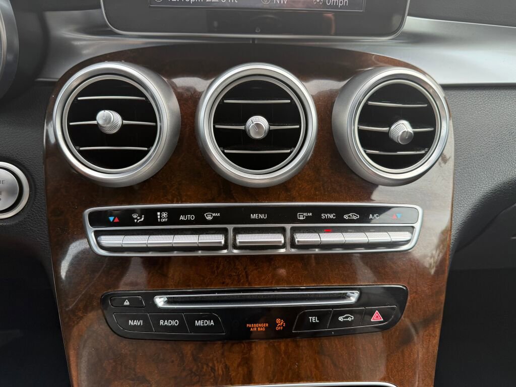 Used 2017 Mercedes-Benz GLC 300 4MATIC image 19