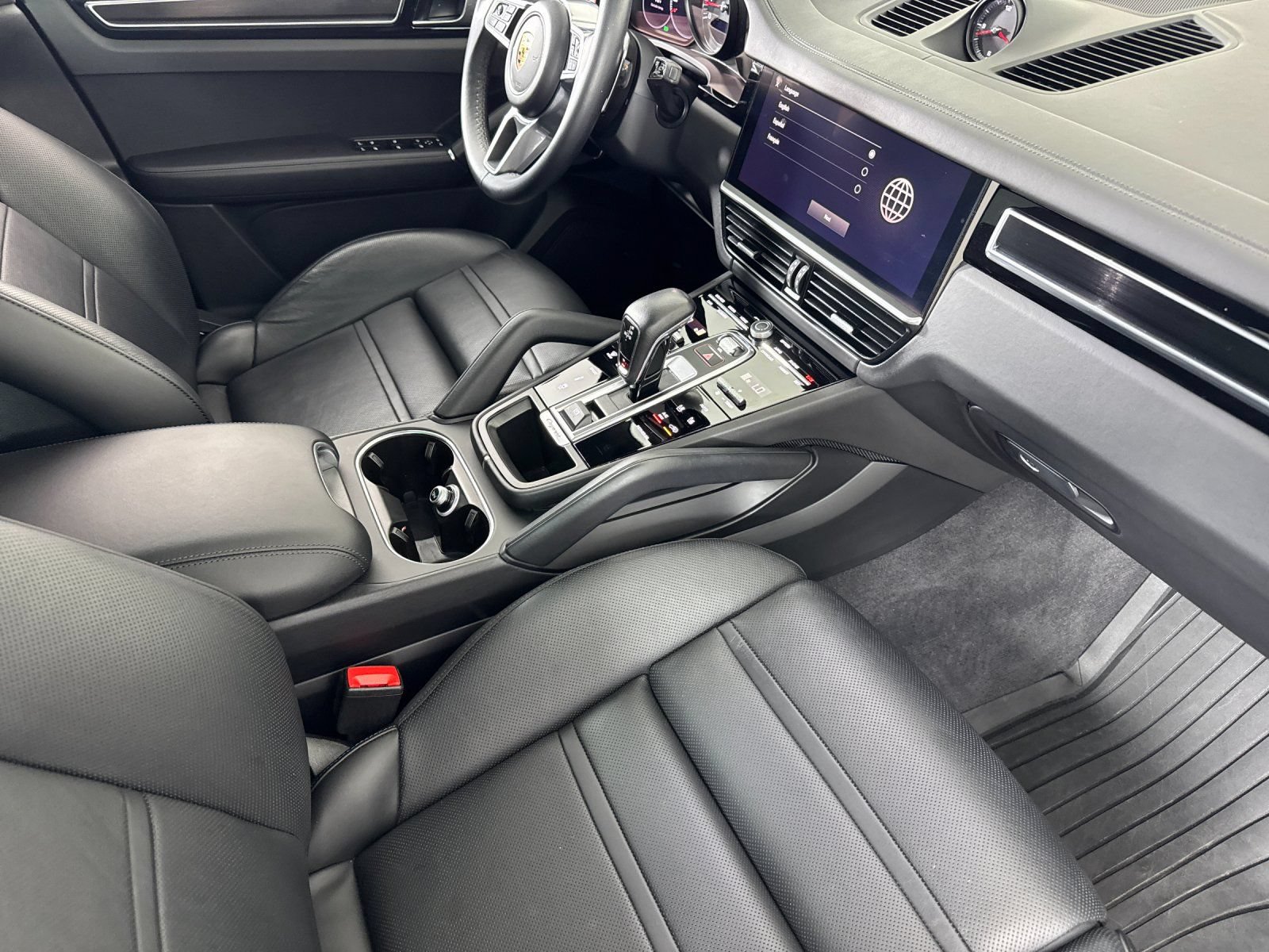 Certified 2023 Porsche Cayenne GTS AWD/4WD image 16
