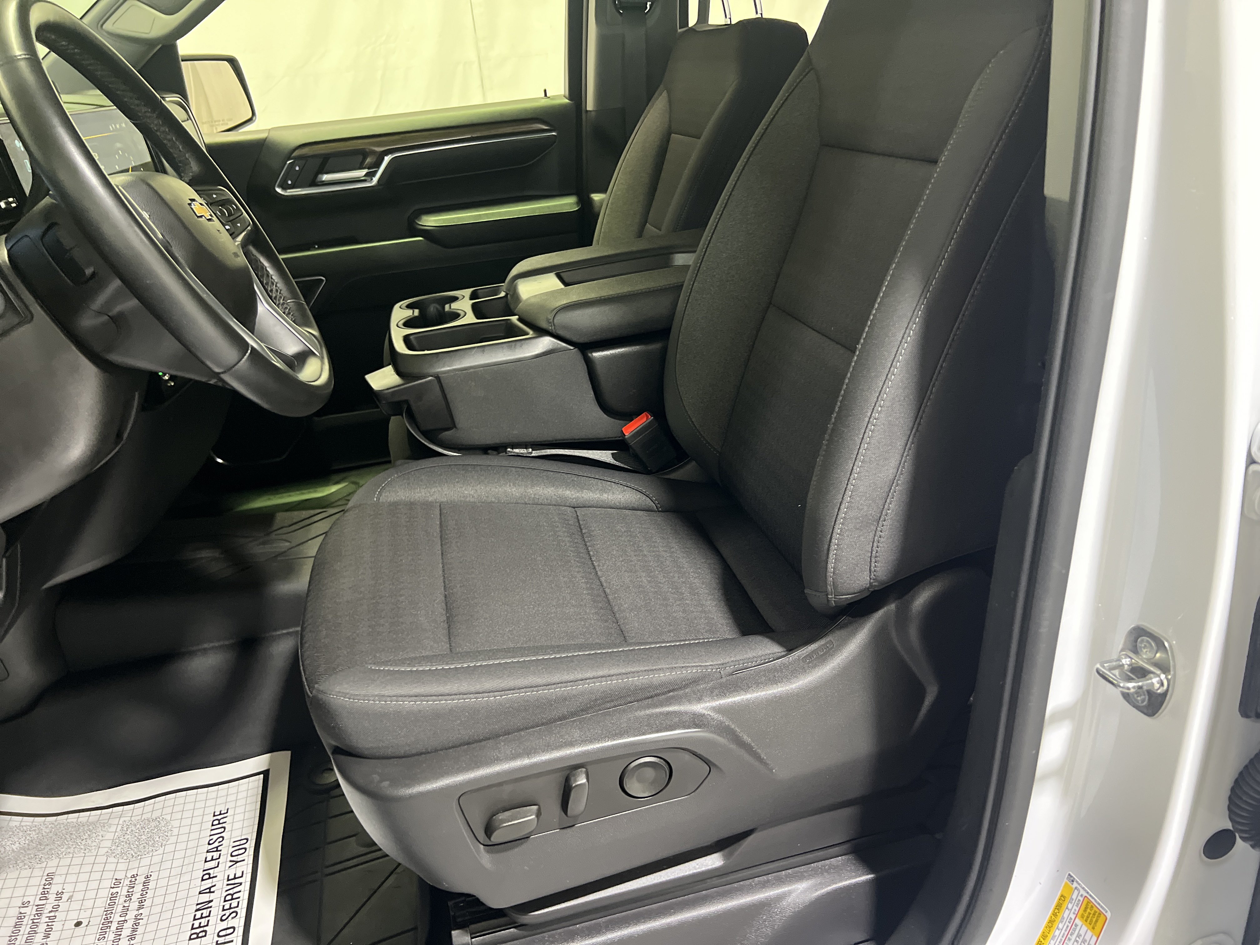 Certified 2023 Chevrolet Silverado 1500 LT AWD/4WD image 17