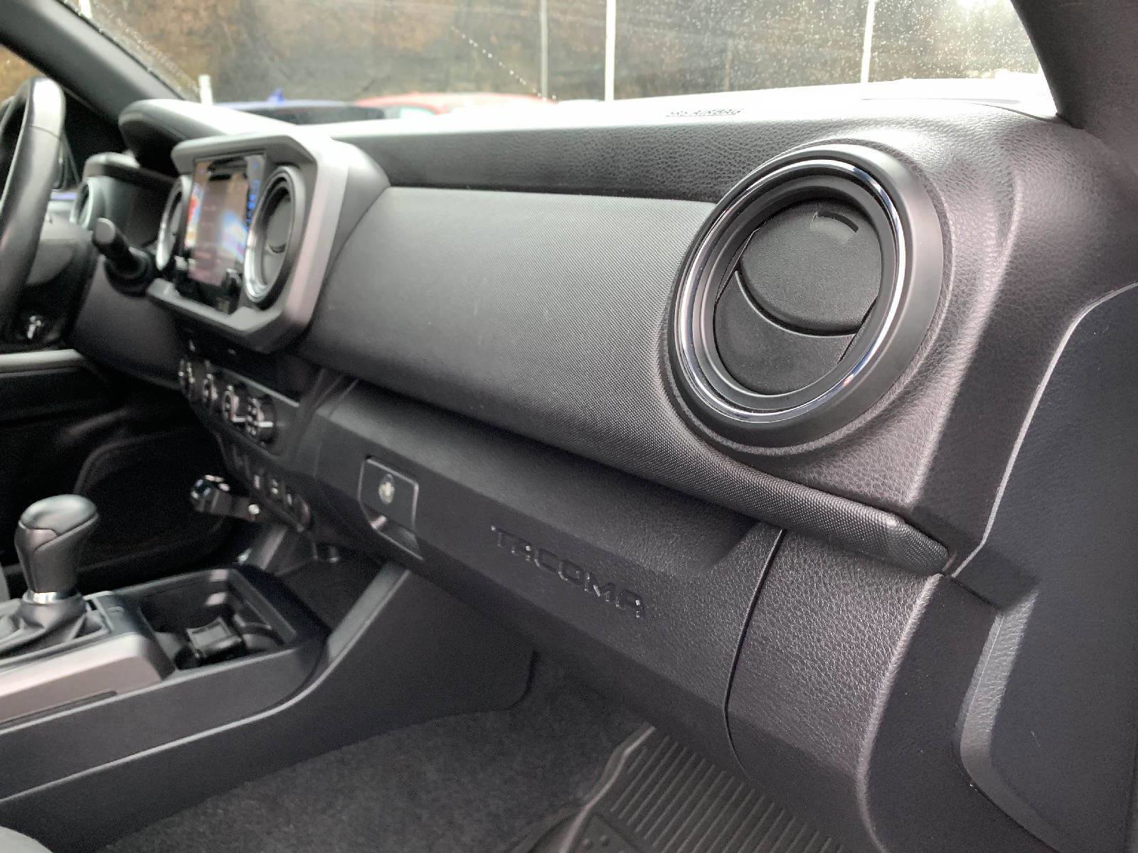 Used 2019 Toyota Tacoma TRD Off-Road image 42