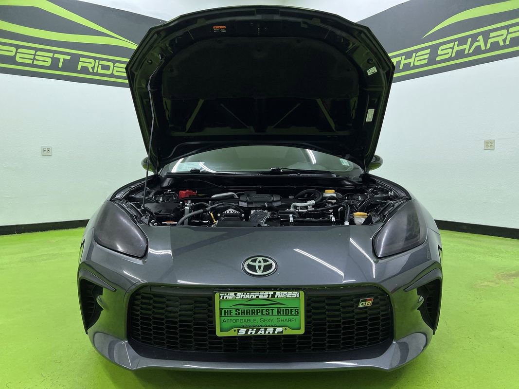 Used 2023 Toyota GR86 w/ ALL Weather Mat Package (TMS) RWD image 4