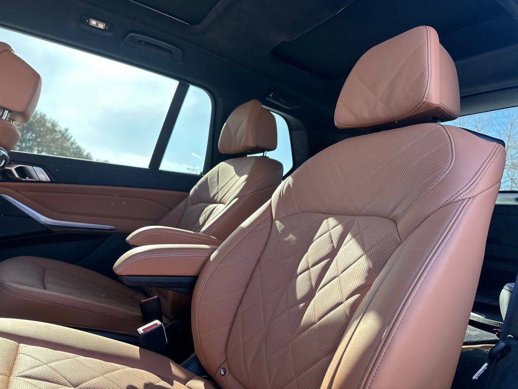 Used 2023 BMW X7 xDrive40i w/ M Sport Package image 22