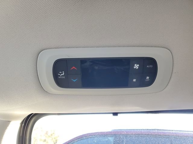 Certified 2024 Chrysler Pacifica Touring-L image 24