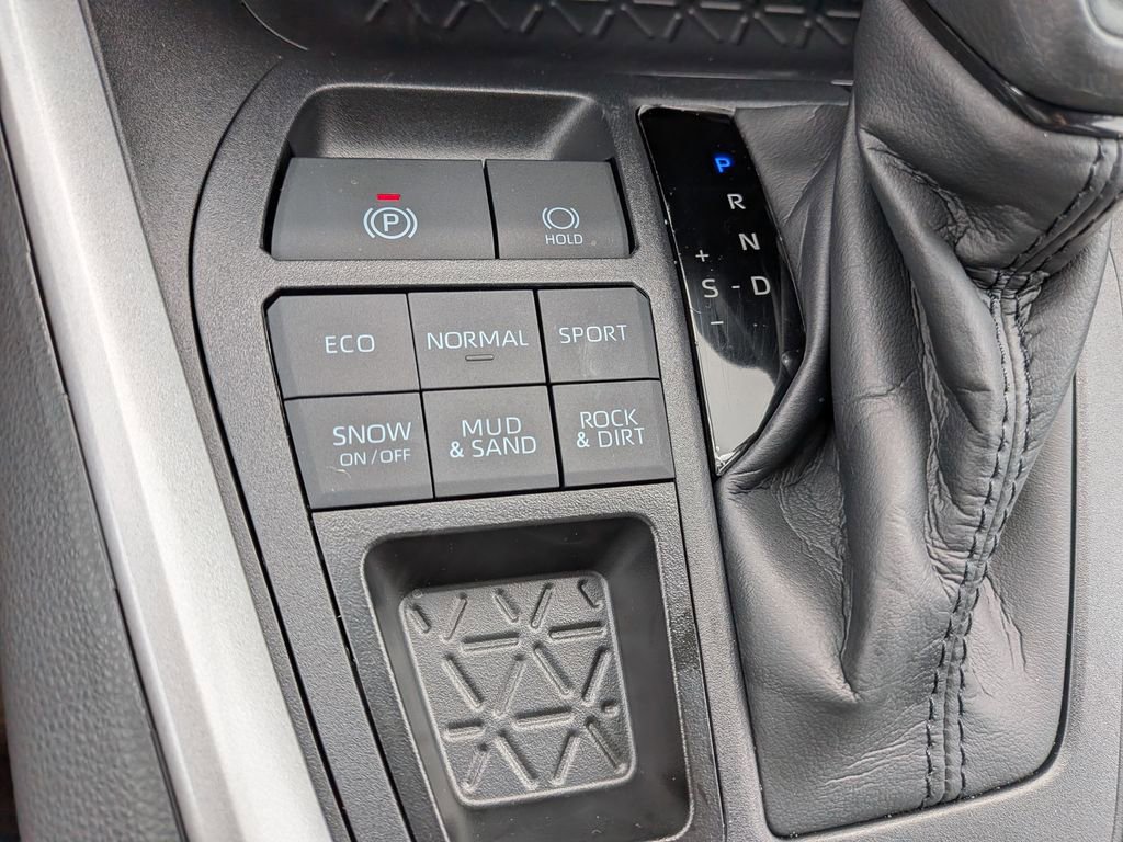 Certified 2025 Toyota RAV4 LE image 14
