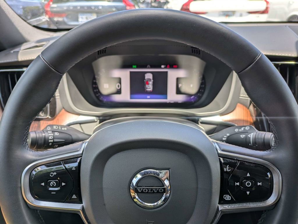 Certified 2023 Volvo XC60 B5 Ultimate w/ Climate Package AWD/4WD image 39
