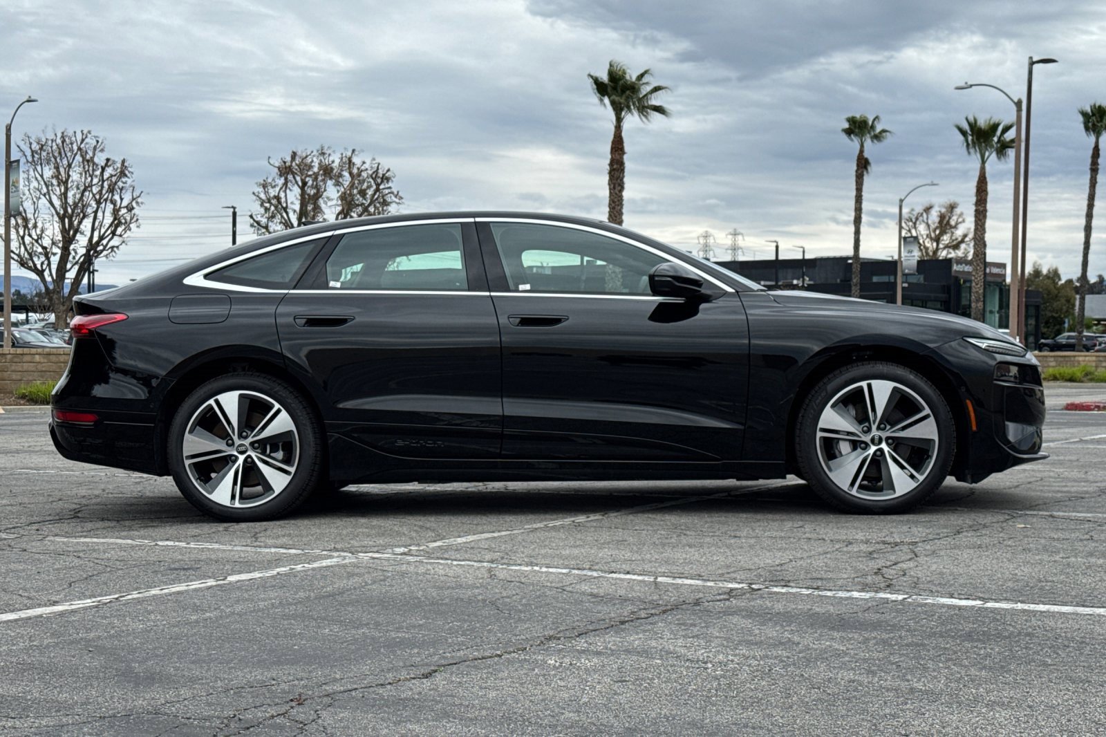 New 2025 Audi A6 e-tron Premium Plus image 3