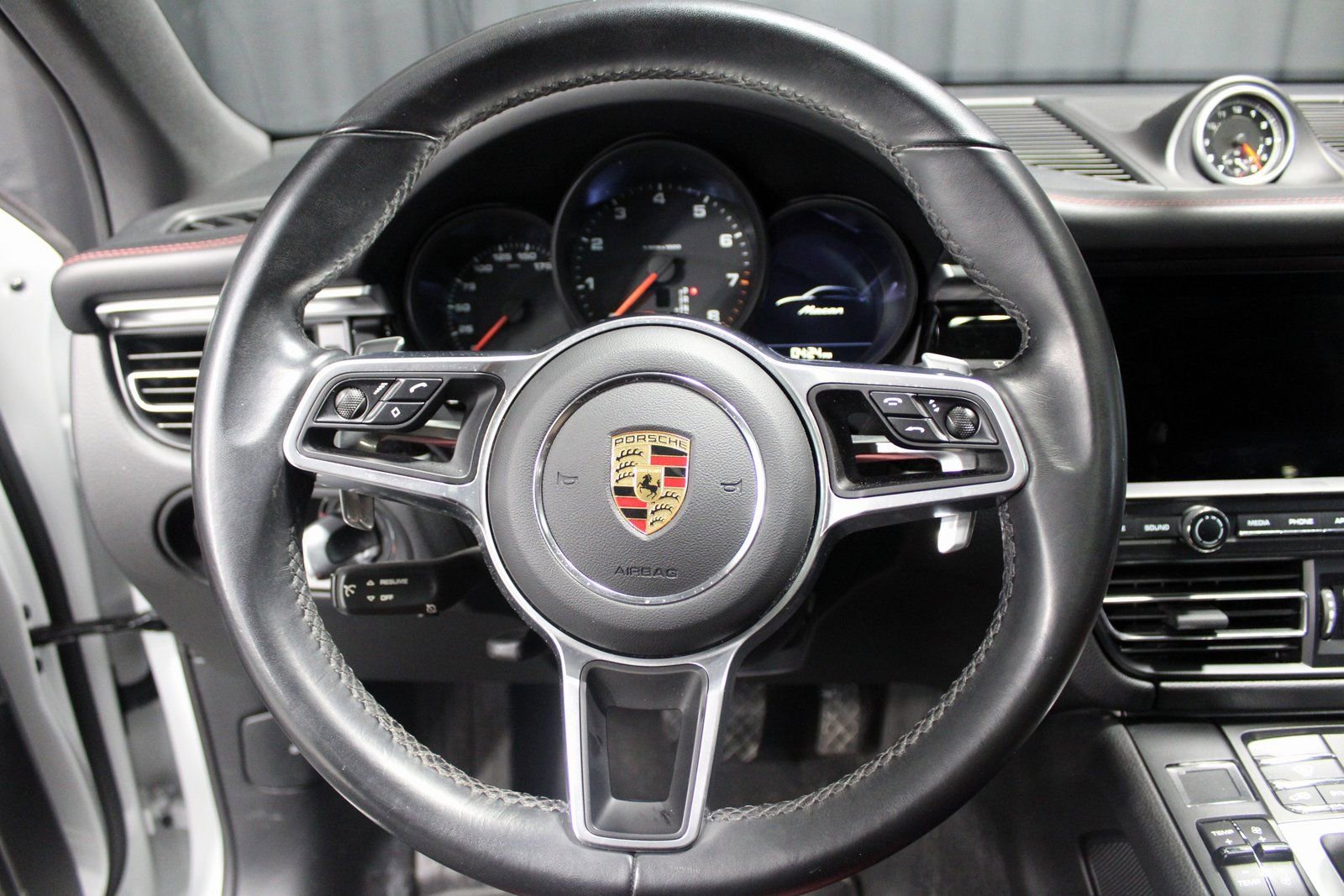 Certified 2021 Porsche Macan image 29