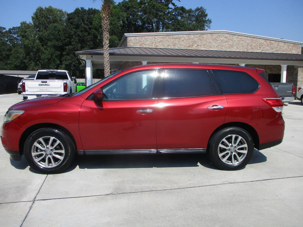 Used 2013 Nissan Pathfinder S FWD image 18