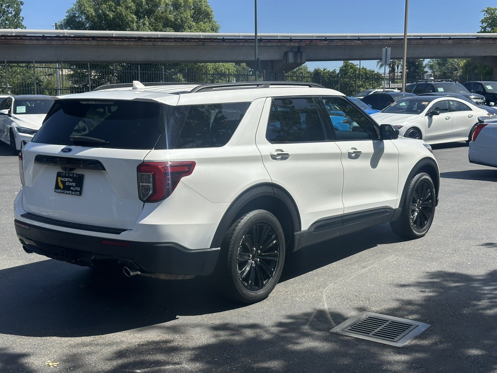 Used 2022 Ford Explorer ST-Line w/ Class IV Trailer Tow Package RWD image 8