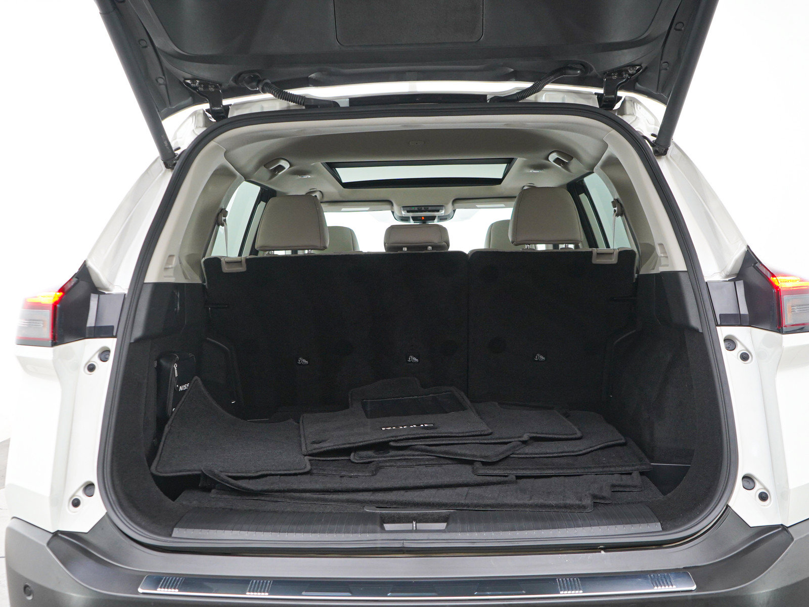 Used 2023 Nissan Rogue SL w/ SL Premium Package AWD/4WD image 18
