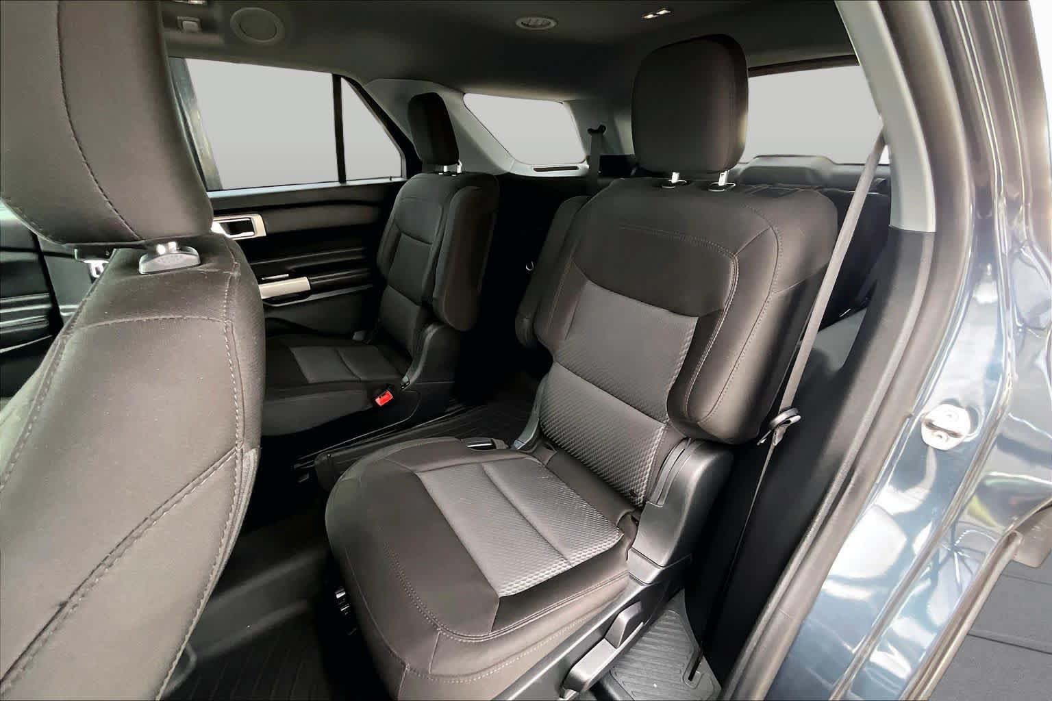 Used 2023 Ford Explorer XLT RWD image 19