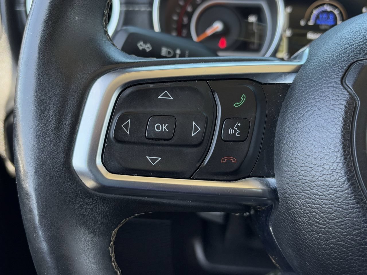 Used 2018 Jeep Wrangler Unlimited Sahara w/ Uconnect 4C Nav & Sound Group AWD/4WD image 16