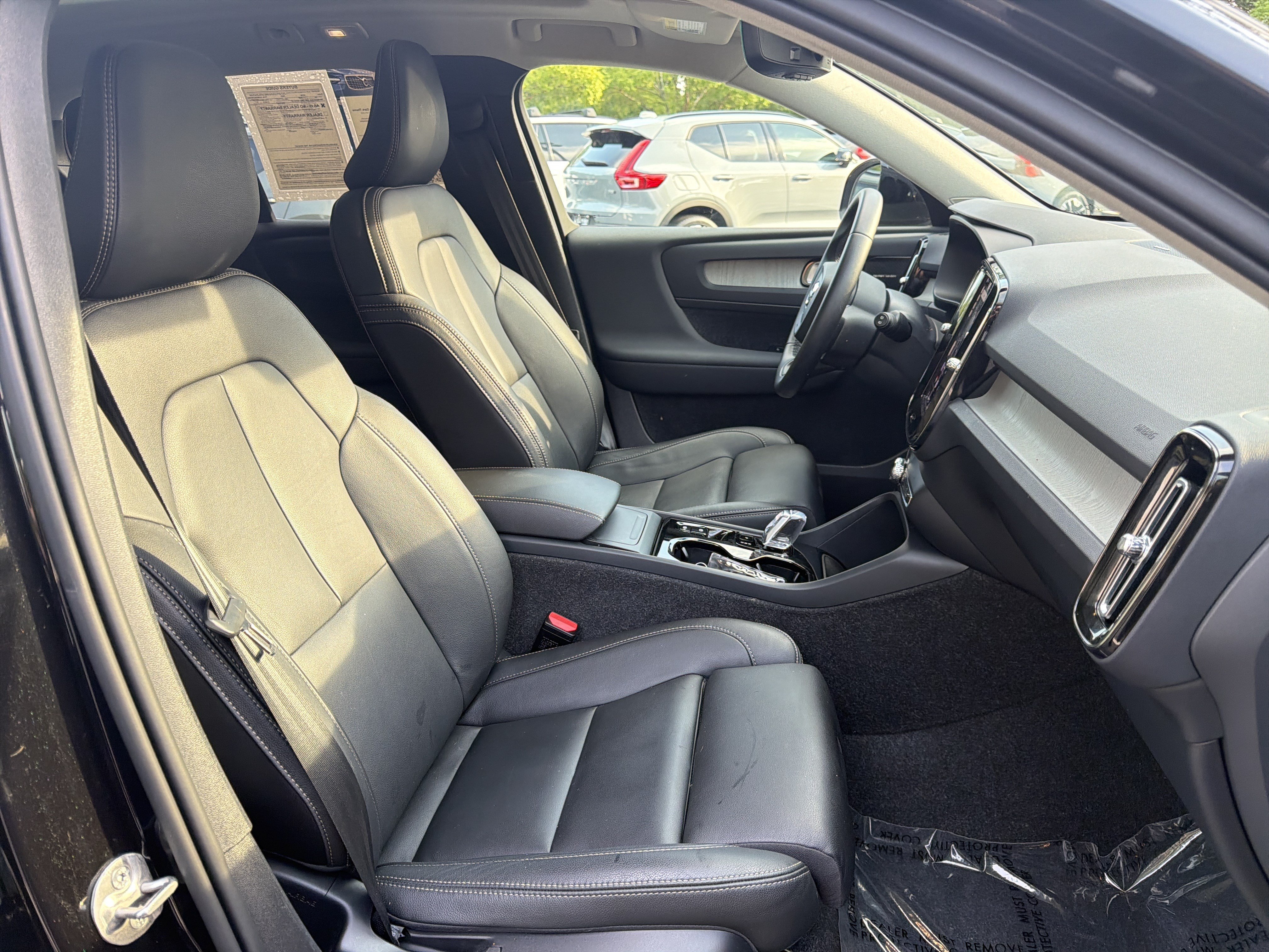 Used 2025 Volvo XC40 B5 Ultra AWD/4WD image 35