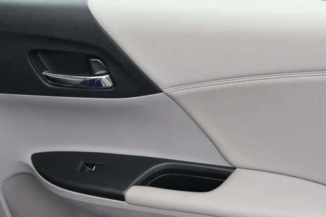 Used 2015 Honda Accord EX-L image 29
