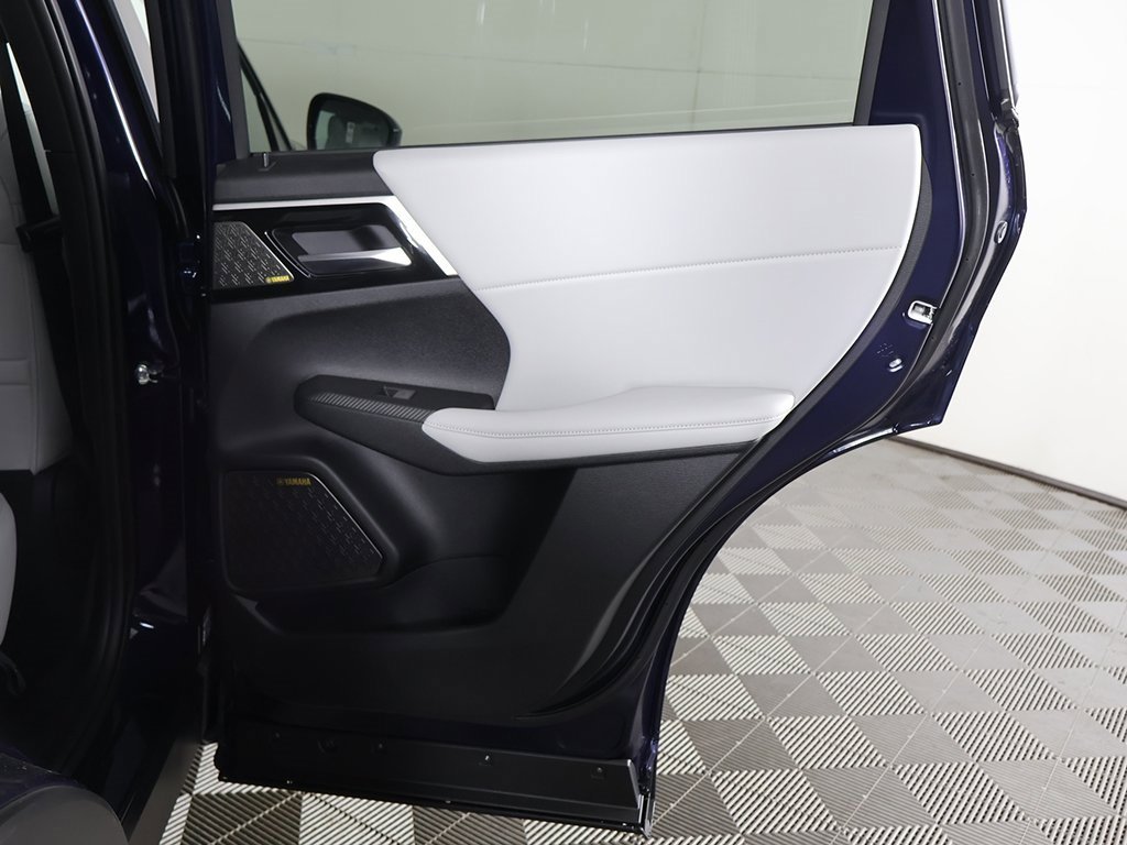 New 2025 Mitsubishi Outlander SE image 29