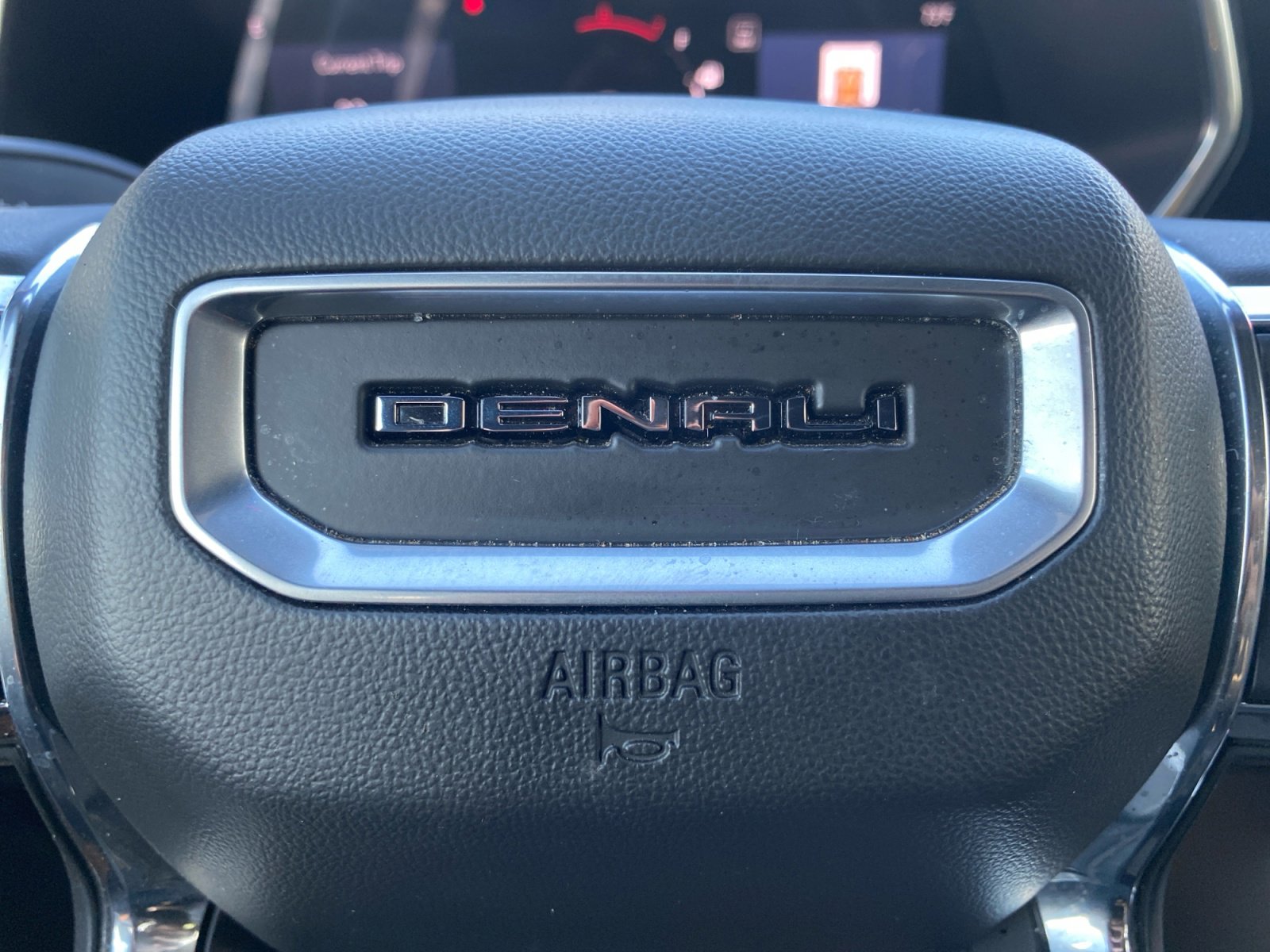 Used 2023 GMC Canyon Denali image 25