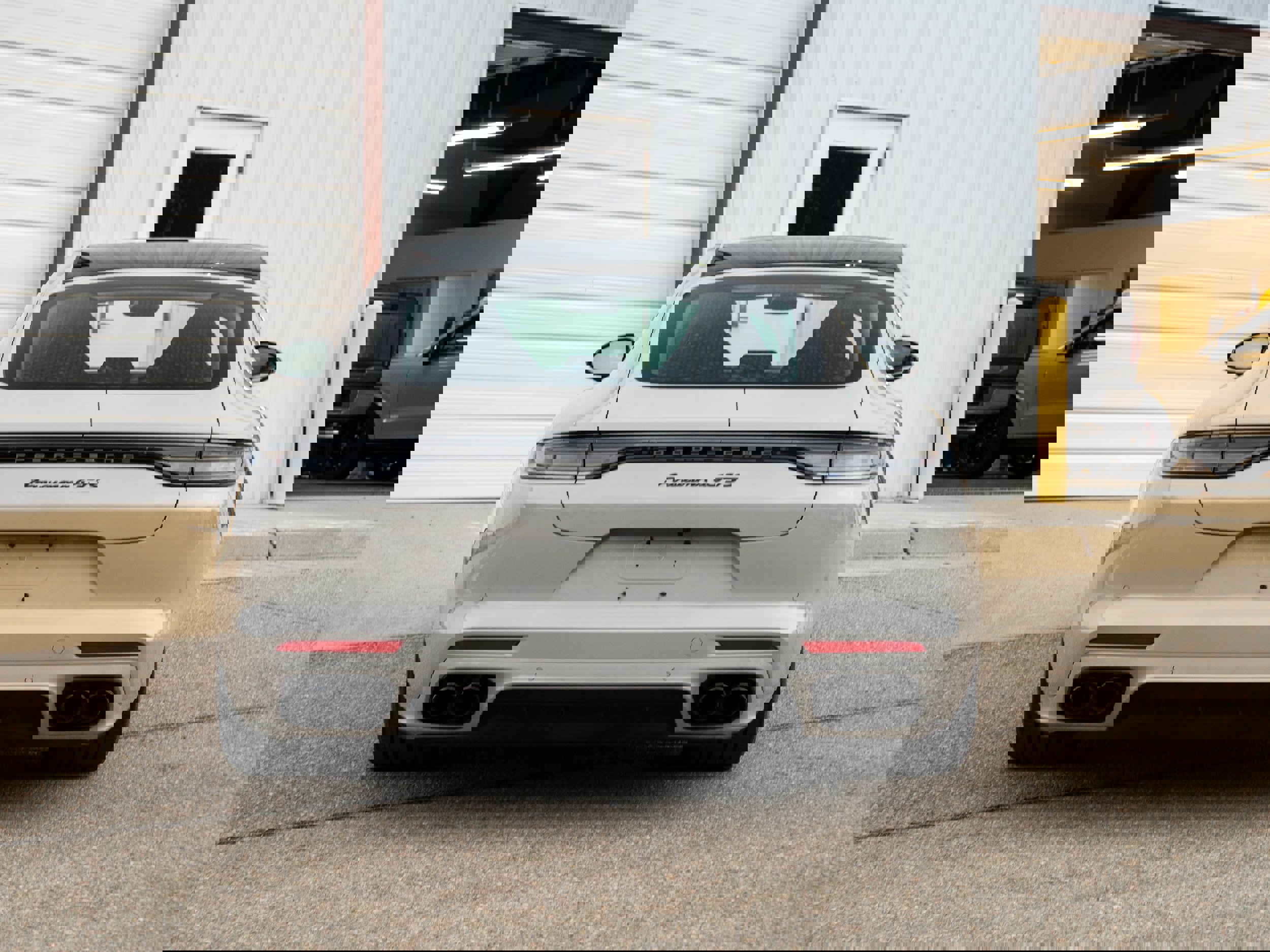 Used 2022 Porsche Panamera GTS w/ Premium Package image 6