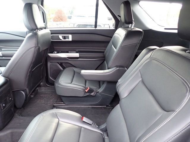 Used 2023 Ford Explorer XLT w/ Equipment Group 202A image 18