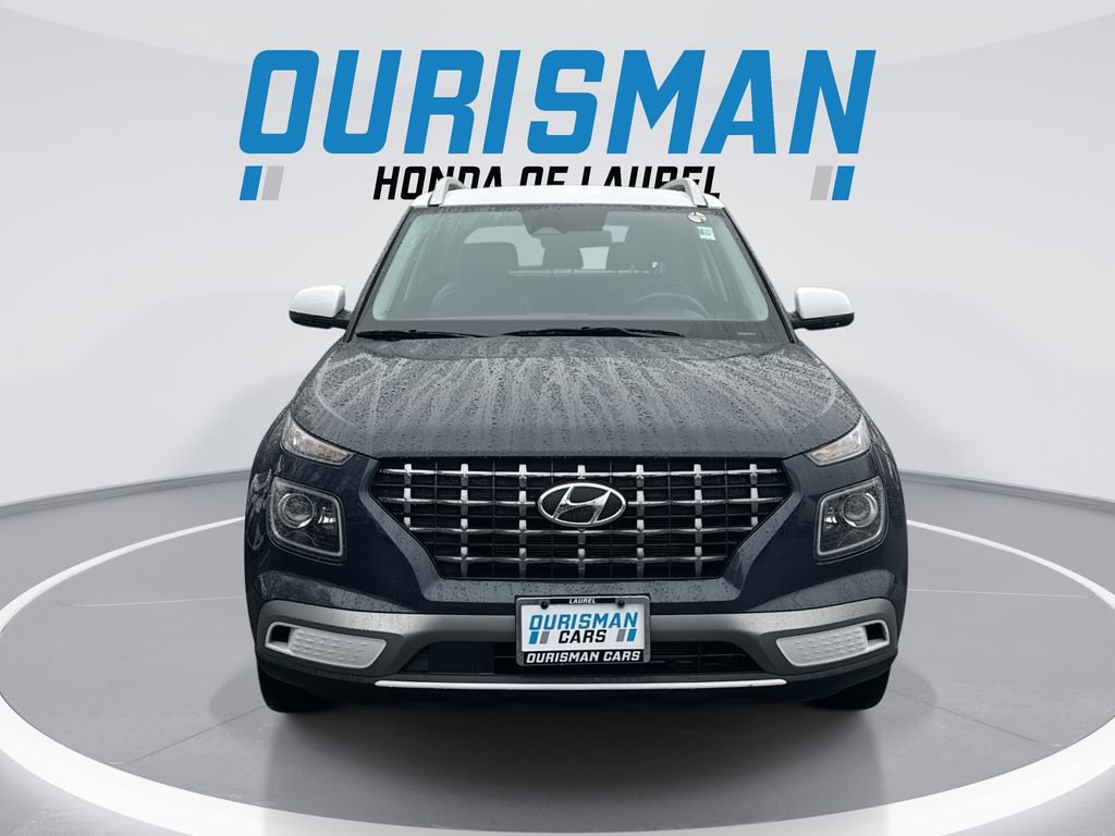 Used 2024 Hyundai Venue Limited image 3
