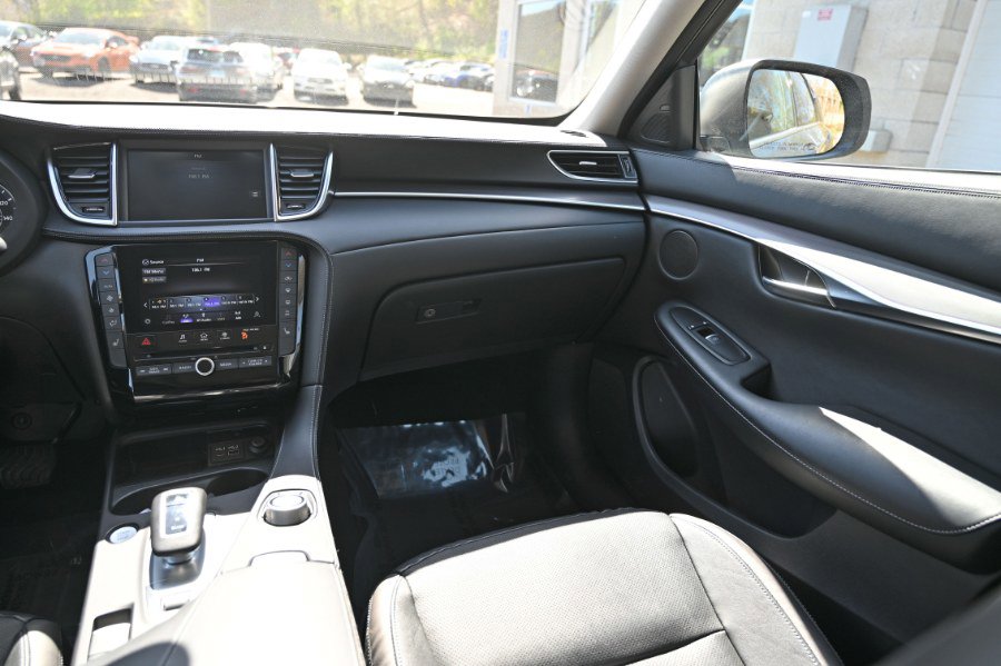 Used 2023 INFINITI QX50 Luxe AWD/4WD image 15