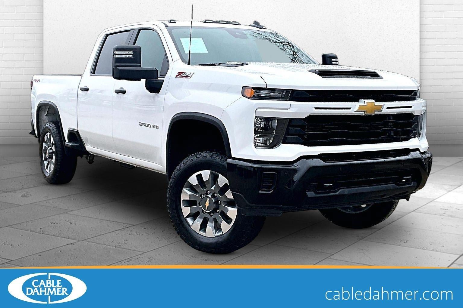 Used 2025 Chevrolet Silverado 2500 Custom w/ Custom Value Package AWD/4WD image 1