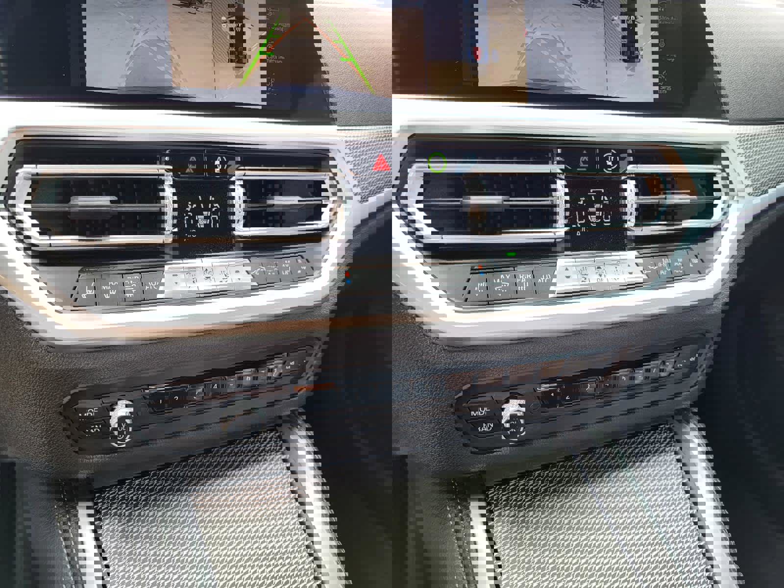 Used 2023 BMW 440i xDrive Coupe w/ Premium Package image 22