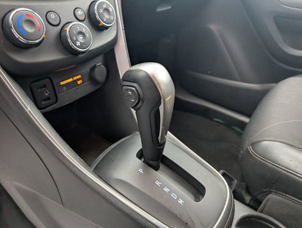 Used 2018 Chevrolet Trax LT w/ LT Convenience Package image 22