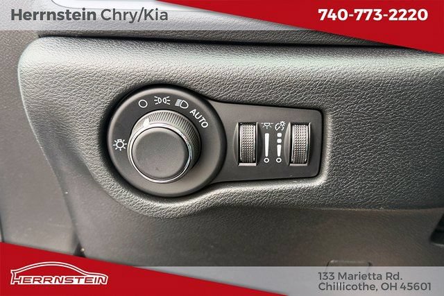 New 2026 Chrysler Voyager LX FWD image 16