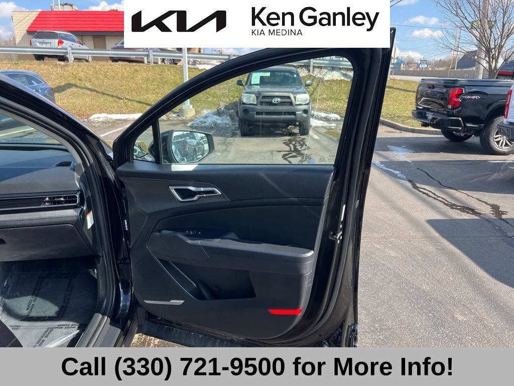 Certified 2025 Kia Sportage LX image 55