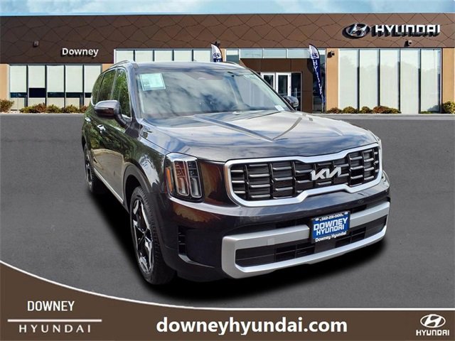 Used 2025 Kia Telluride S image 3