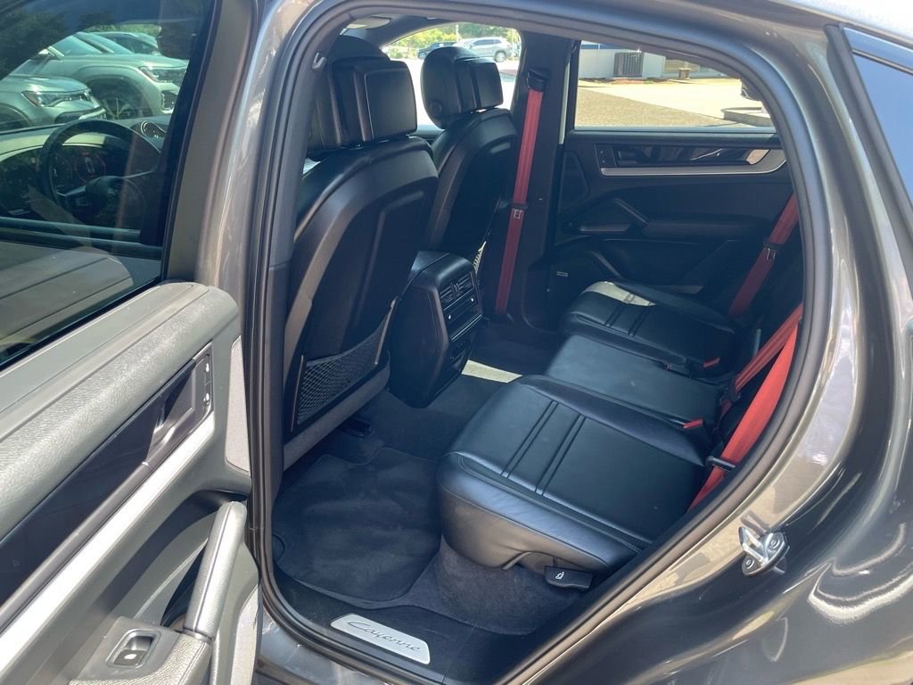 Used 2024 Porsche Cayenne Coupe image 22