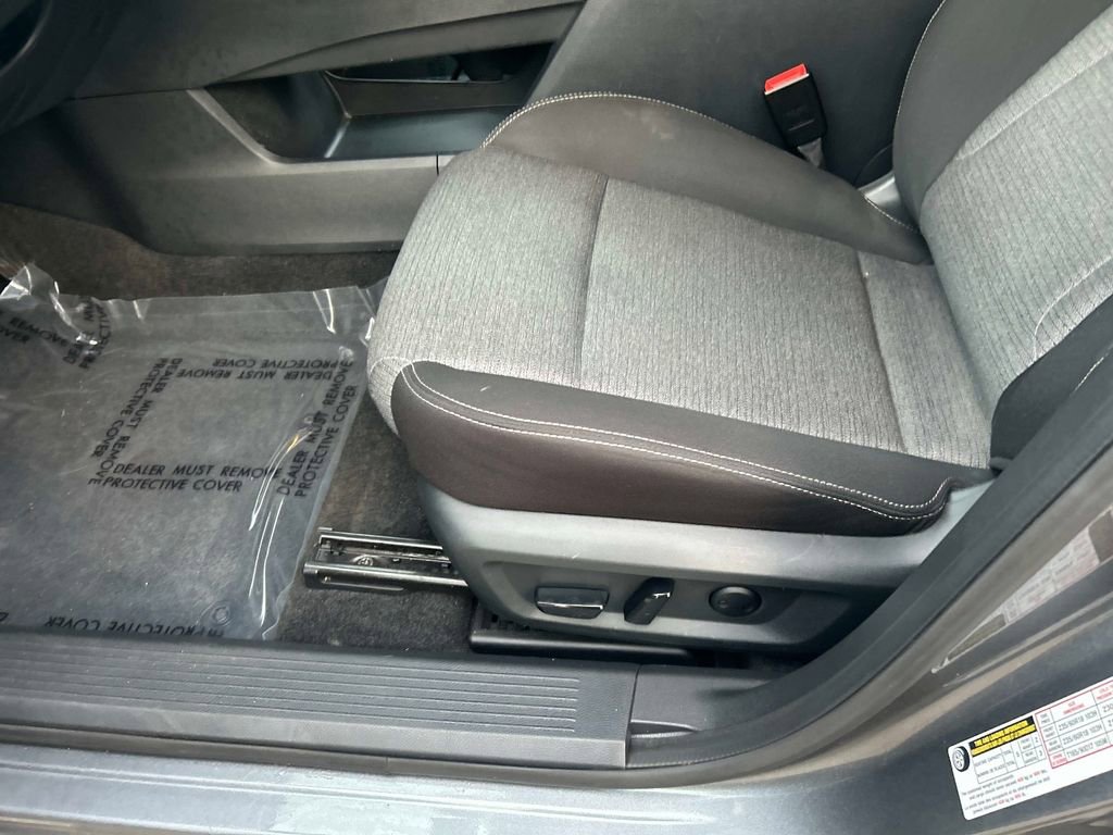 Used 2022 Nissan Rogue SV image 19