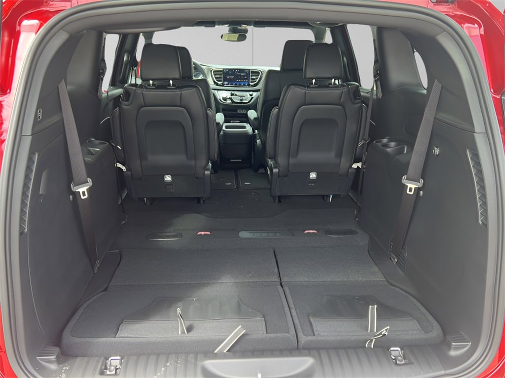 New 2025 Chrysler Pacifica Select image 28