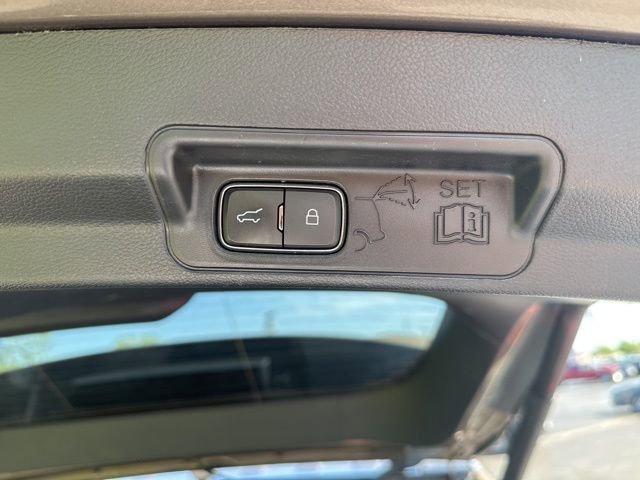 Used 2021 Ford Explorer XLT w/ Equipment Group 202A image 13